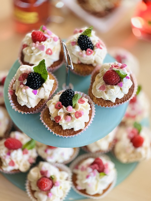 Muffin teemakohaliste kaunistustega